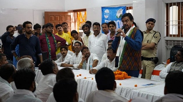 Shatrughan Sinha with party workers