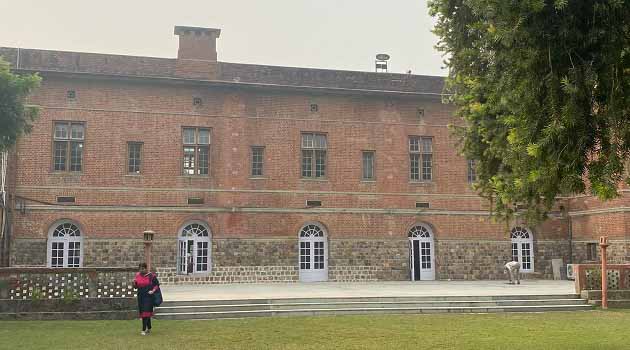 Miranda House College, Delhi University where men climbed walls on Diwali fest night